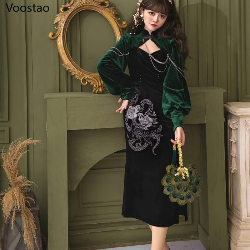 Chinese Style Vintage Snake Bone Rose Embroidery Cheongsam Dress Women Elegant Gothic Velvet Slim Dresses Puff Sleeve Vestidos 1
